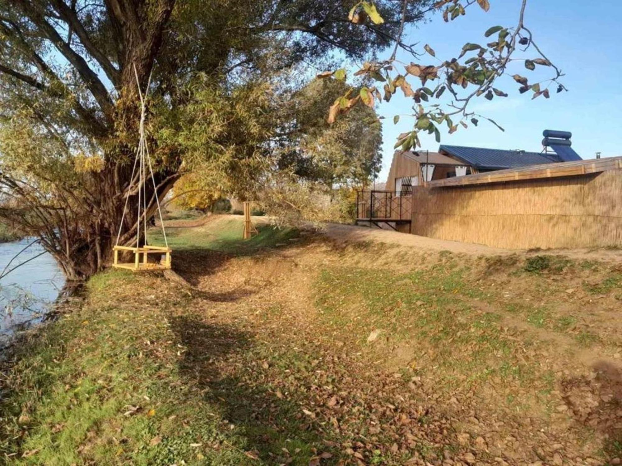 Glamping House Two Rivers Ljubuski Bagian luar foto