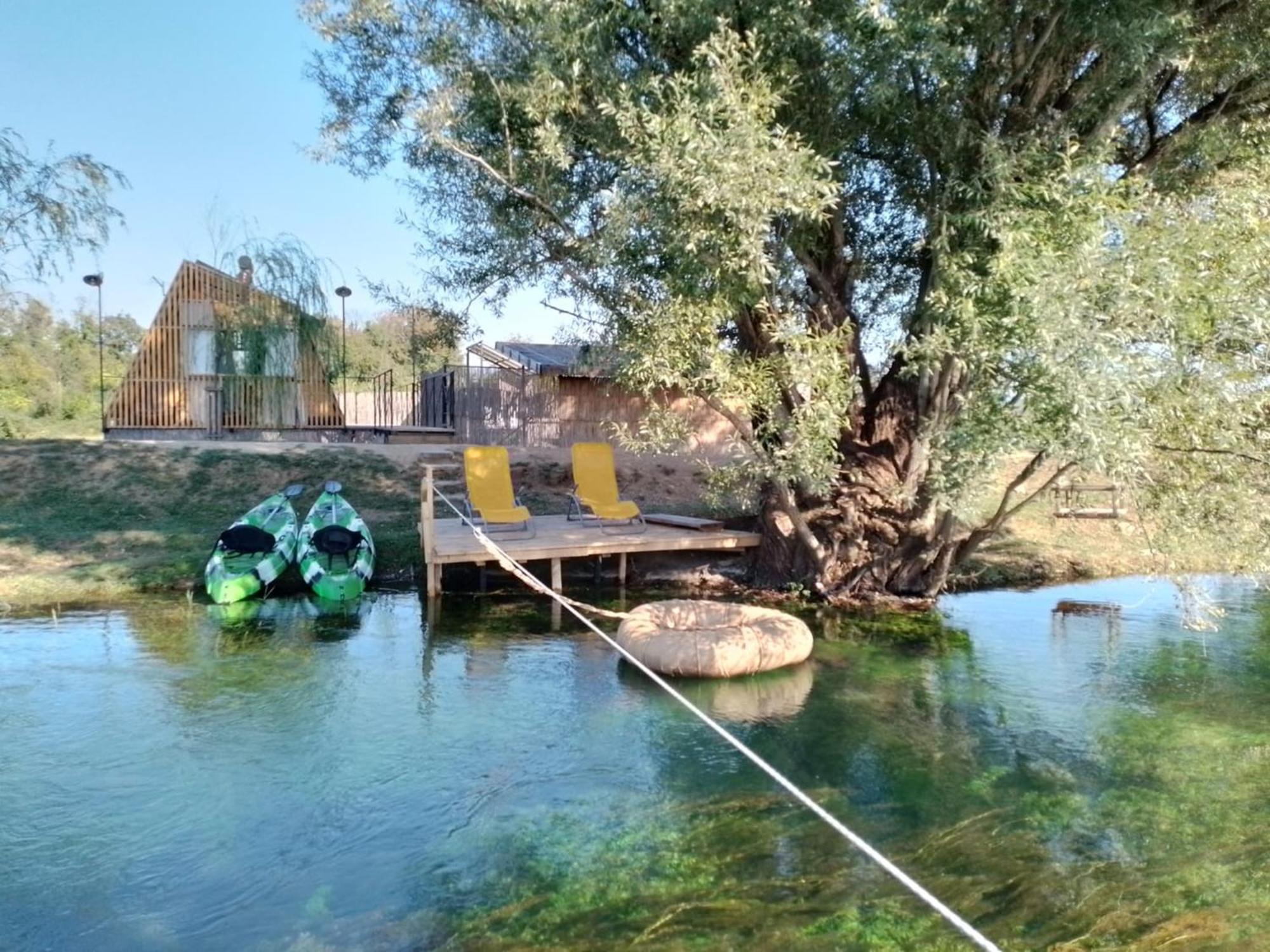 Glamping House Two Rivers Ljubuski Bagian luar foto