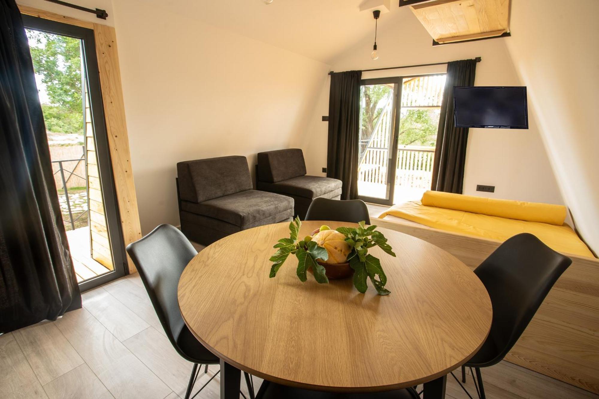 Glamping House Two Rivers Ljubuski Bagian luar foto