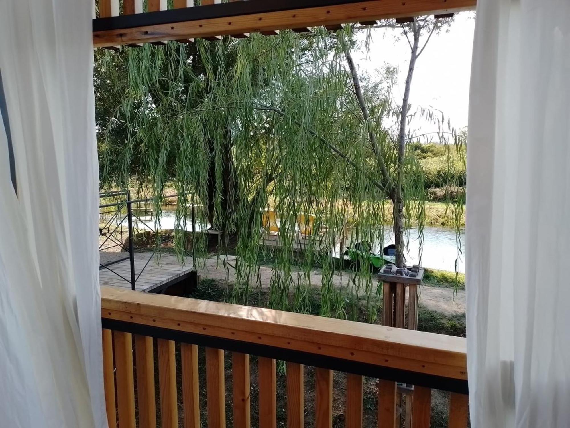 Glamping House Two Rivers Ljubuski Bagian luar foto